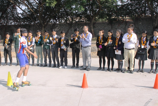 Rajul Kothari performing Zigzag Skating with blindfold . 