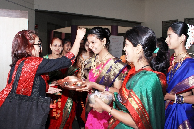 The students of Stds. VII, VIII & IX welcoming the visitors in a traditional manner.